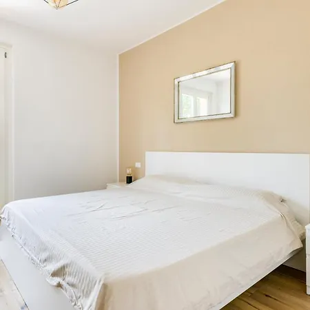 Trendy Aparment With Garage Right By The Appartamento *