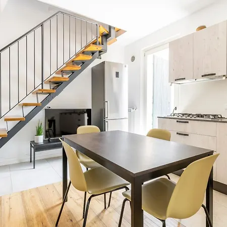 Διαμέρισμα Trendy Aparment With Garage Right By The Σιρμιόνε