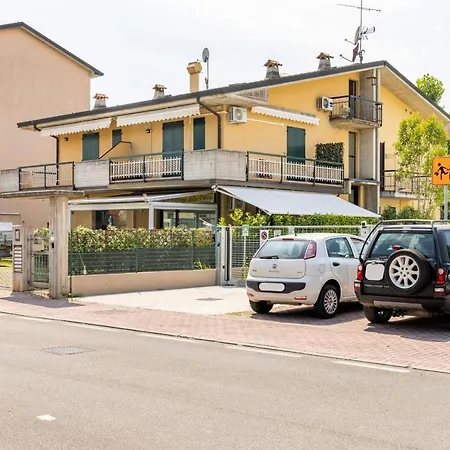 Trendy Aparment With Garage Right By The Διαμέρισμα Σιρμιόνε